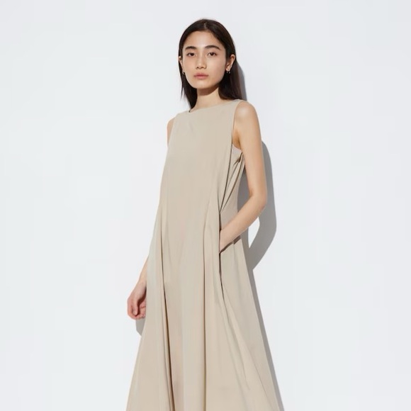 UNIQLO EXTRA STRETCH AIRism SLEEVELESS DRESS - Picture 2 of 6